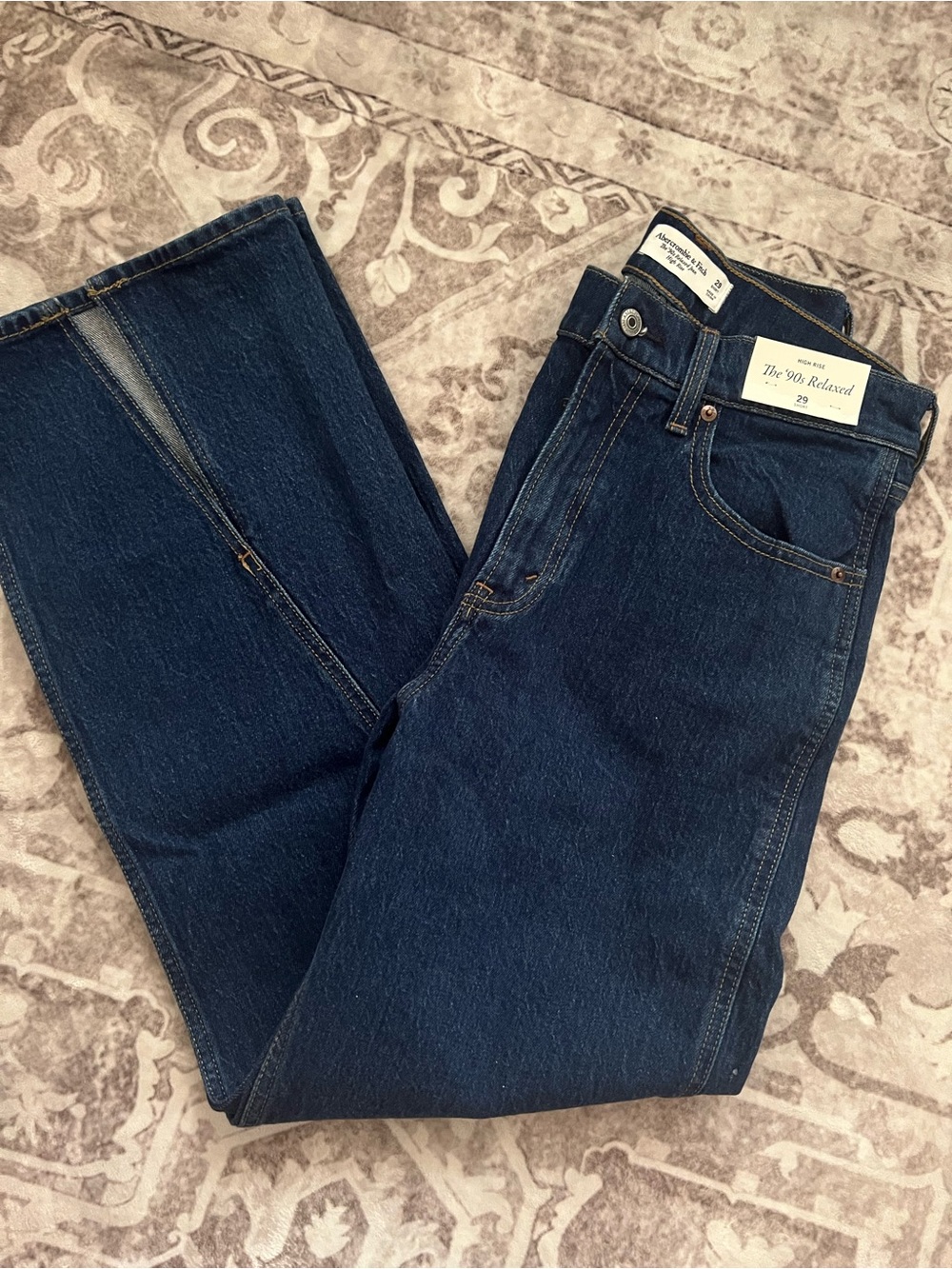 Abercrombie high rise Relaxed '90s-Style Jeans